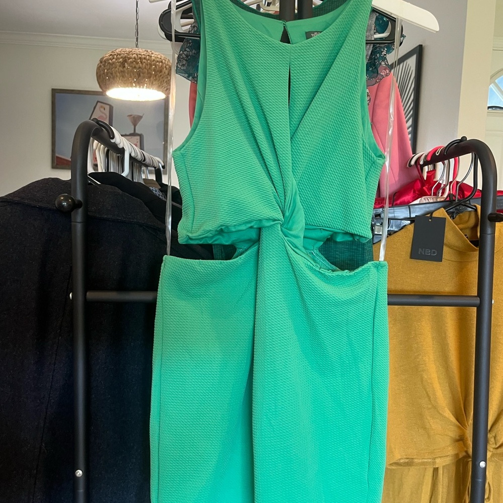 Green Sleeveless Twist Front Dress